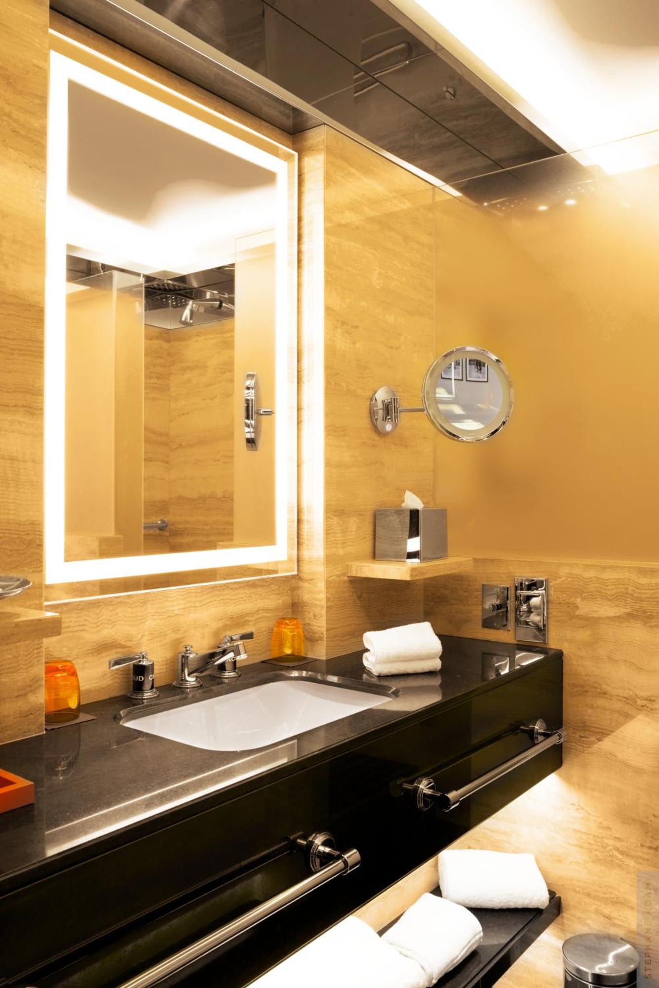 Classic Double Room with City View,1615671039:JPEG